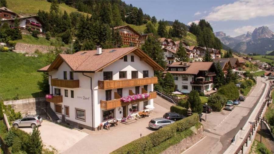 Hotel Garni Ruscel Santa Cristina Val Gardena Екстериор снимка